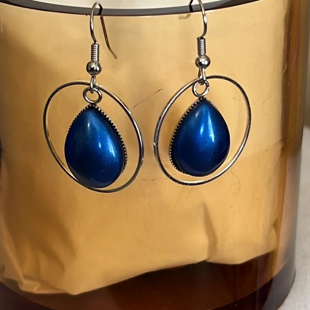 24023 Purple and Navy teardrop earrings